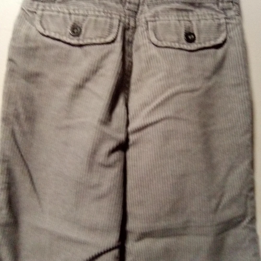 GYMBOREE boys gray corduroy pants. Size 5.